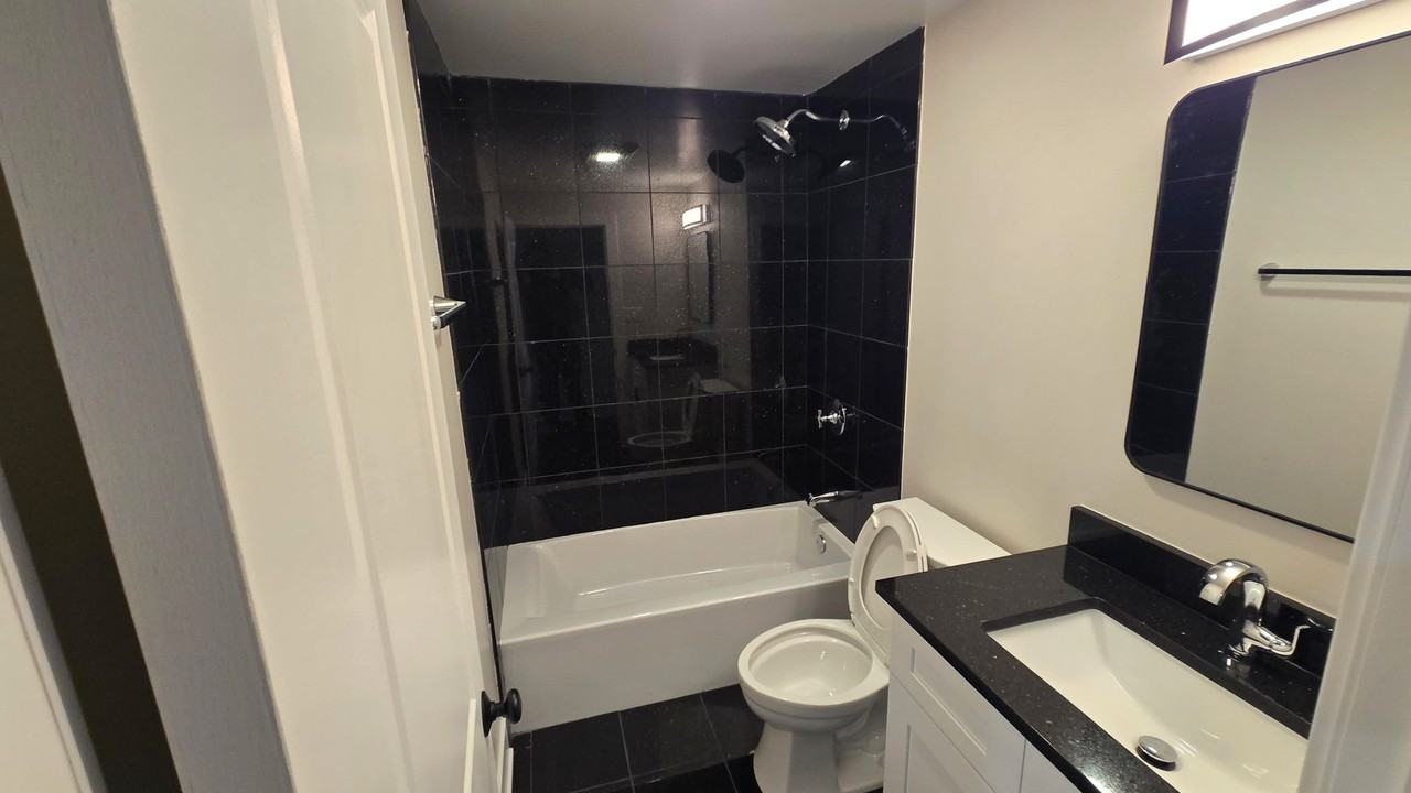2821 N Campbell Ave #2 - Photo 5 of 8