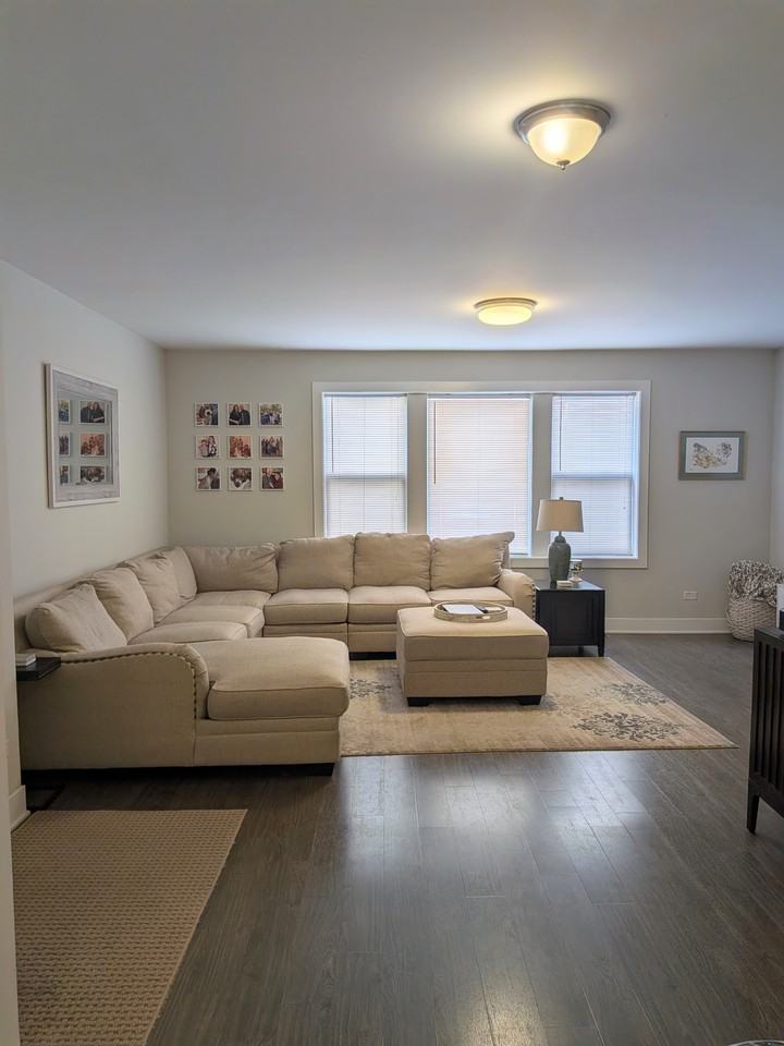1607 W Foster Ave #1E - Photo 2 of 19