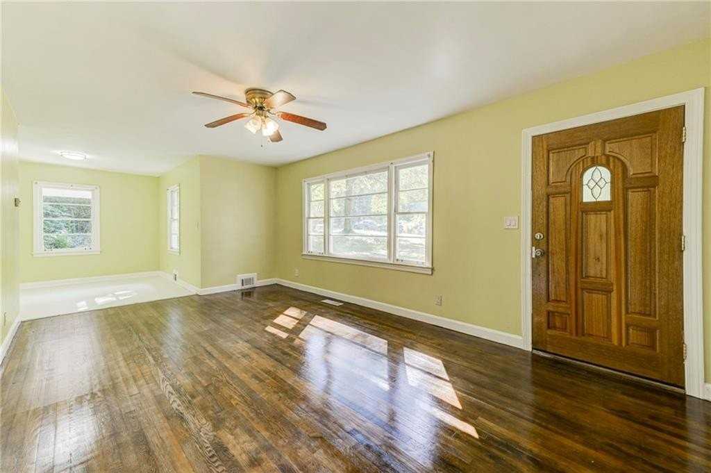 2024 Shady Ln - Photo 5 of 27