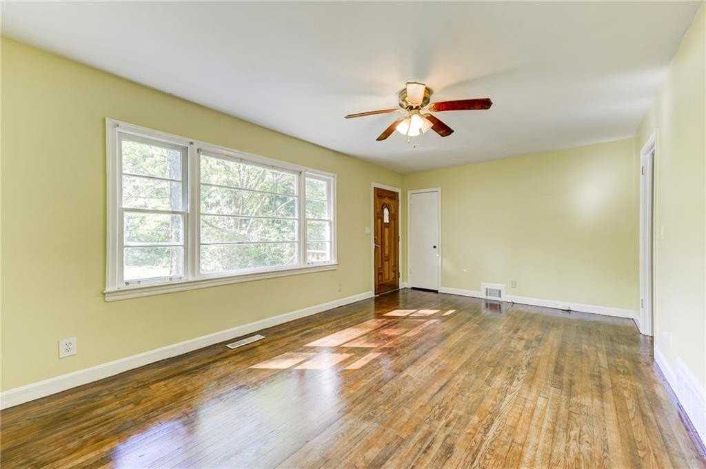2024 Shady Ln - Photo 6 of 27