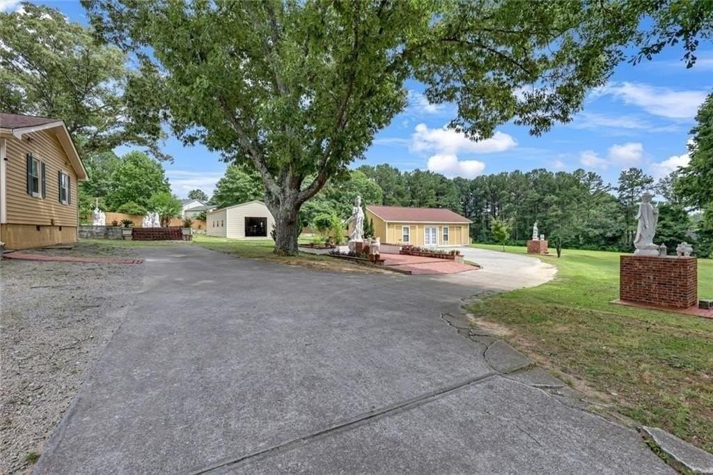 1242 Cooper Rd - Photo 3 of 38