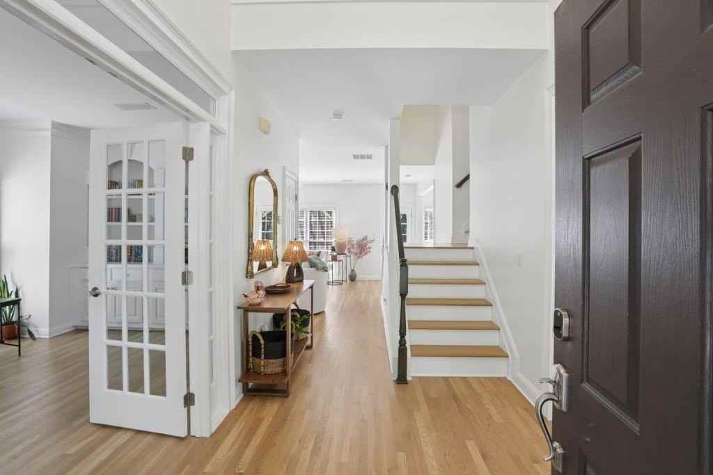 330 Whitley Park Dr - Photo 3 of 32