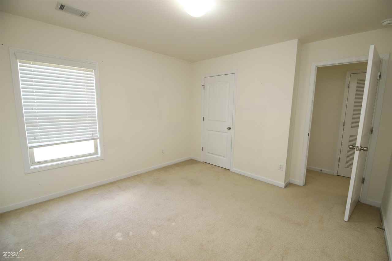 330 Glenhaven Dr - Photo 3 of 19