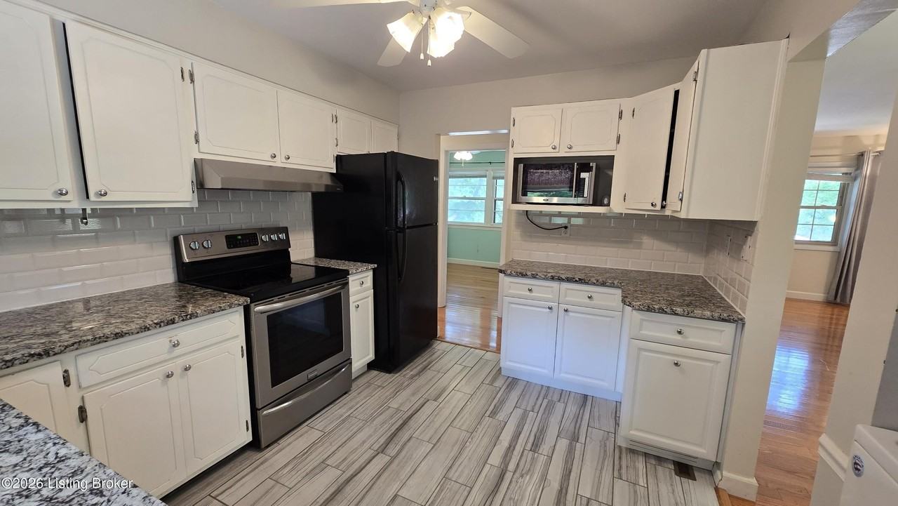 1620 Whippoorwill Rd - Photo 6 of 15