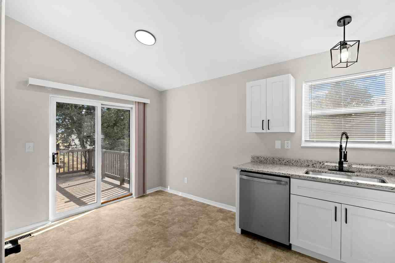 678 Ballantrae Dr #1 - Photo 6 of 22