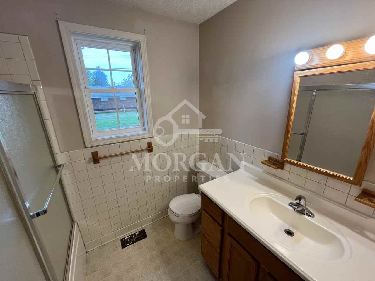 913 W Franklin St #1 - Photo 4 of 6