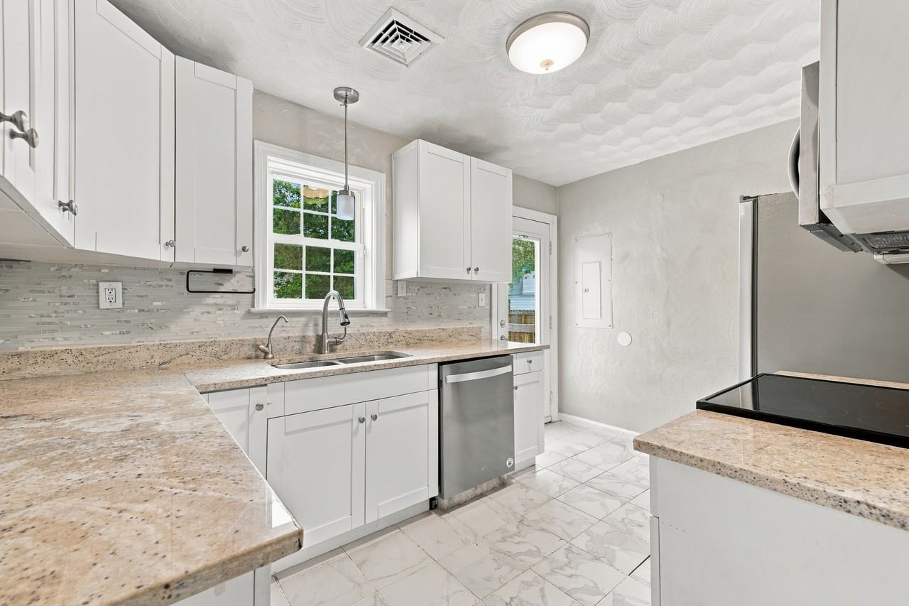 3452 W Bonner Dr #1 - Photo 6 of 11