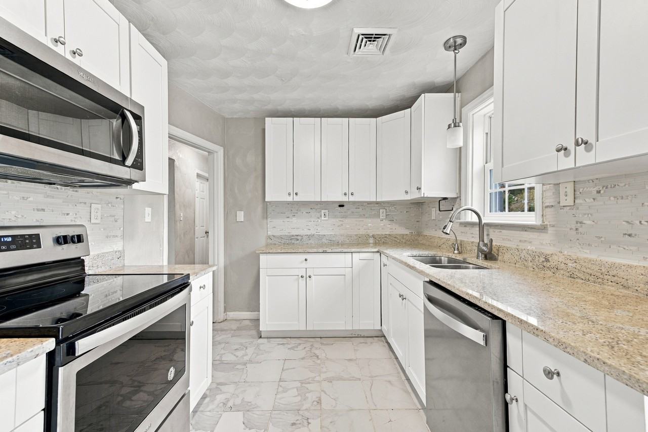 3452 W Bonner Dr #1 - Photo 7 of 11