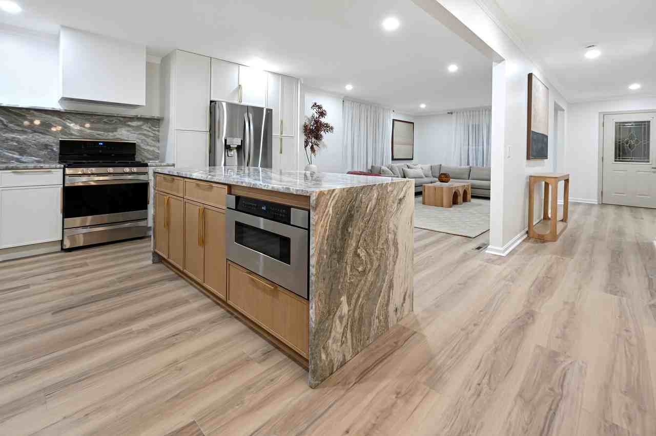 272 39th St #1 - Photo 7 of 43