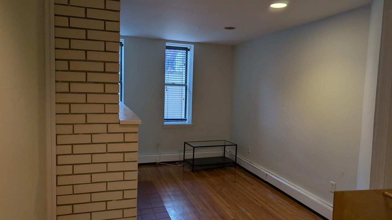 727 Washington St #2 - Photo 5 of 11