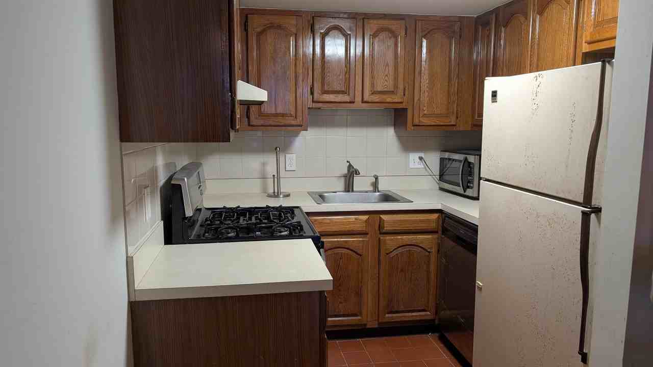 727 Washington St #2 - Photo 6 of 11