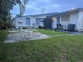 7121 Taft St #B - Photo 1 of 1