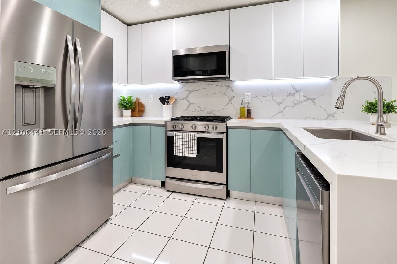 6306 Sw 138th Pl - Photo 4 of 14