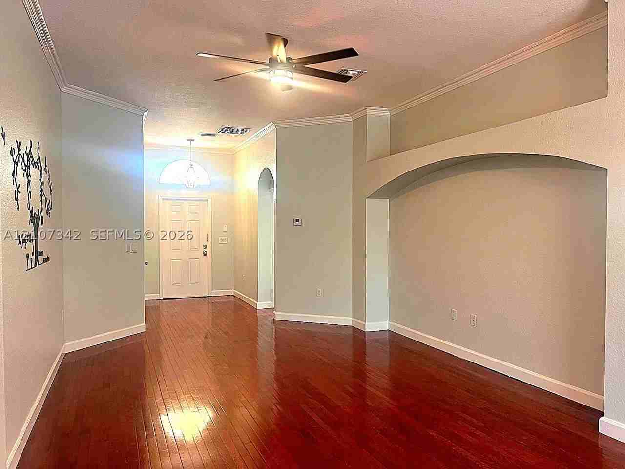 3581 Ne 10th Dr - Photo 3 of 12