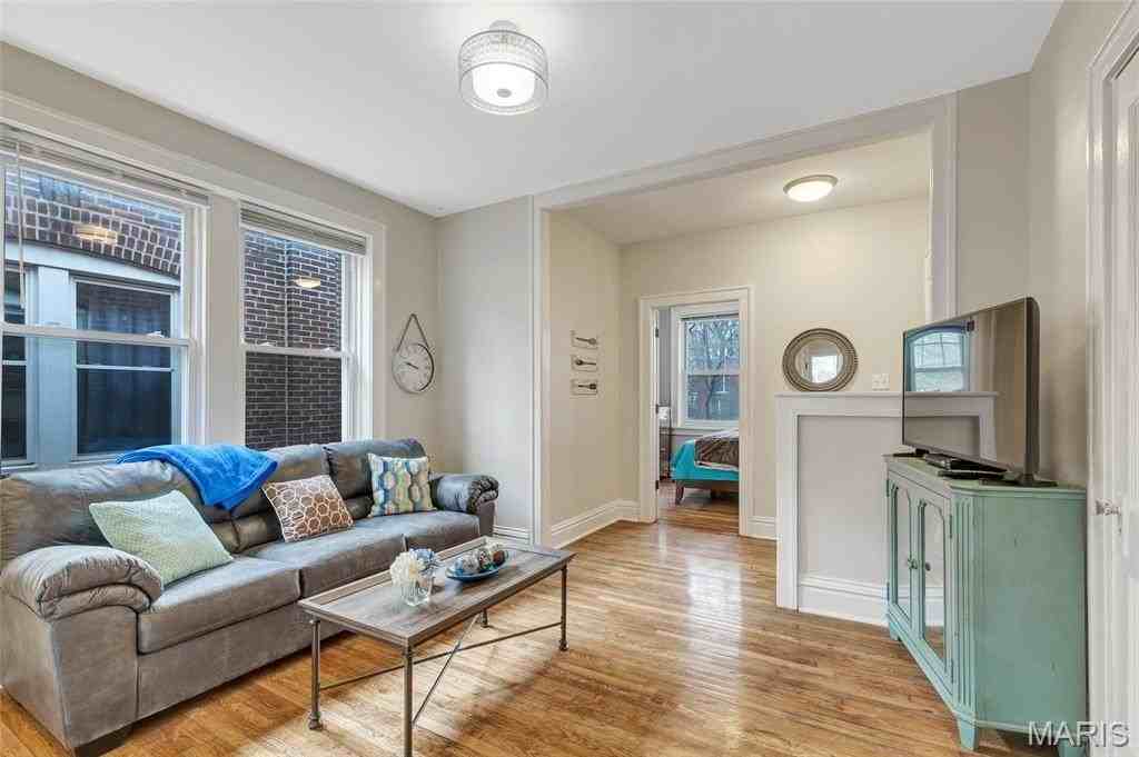 4955 Magnolia Ave #2E - Photo 2 of 26