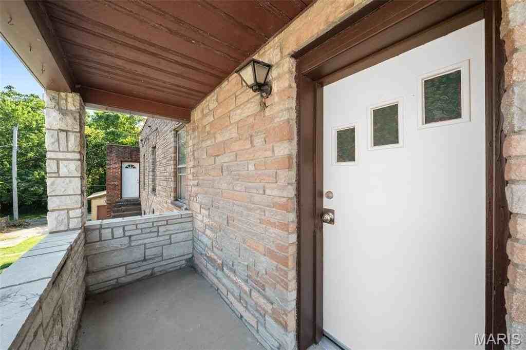 6424 Brockschmidt Pl - Photo 2 of 32