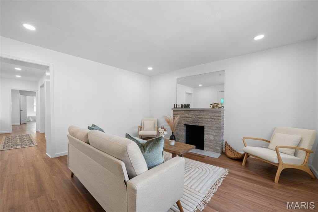 6424 Brockschmidt Pl - Photo 4 of 32