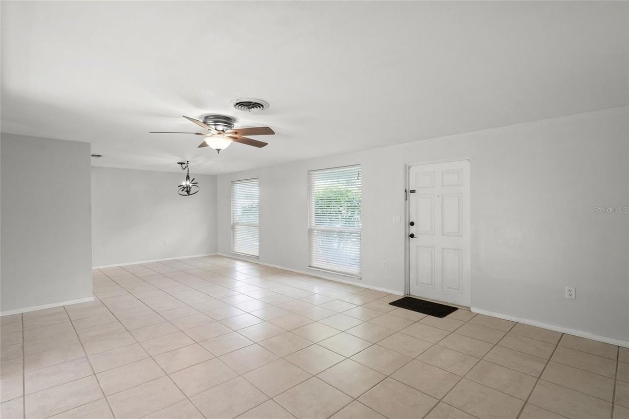 3185 Regatta Cir - Photo 2 of 31