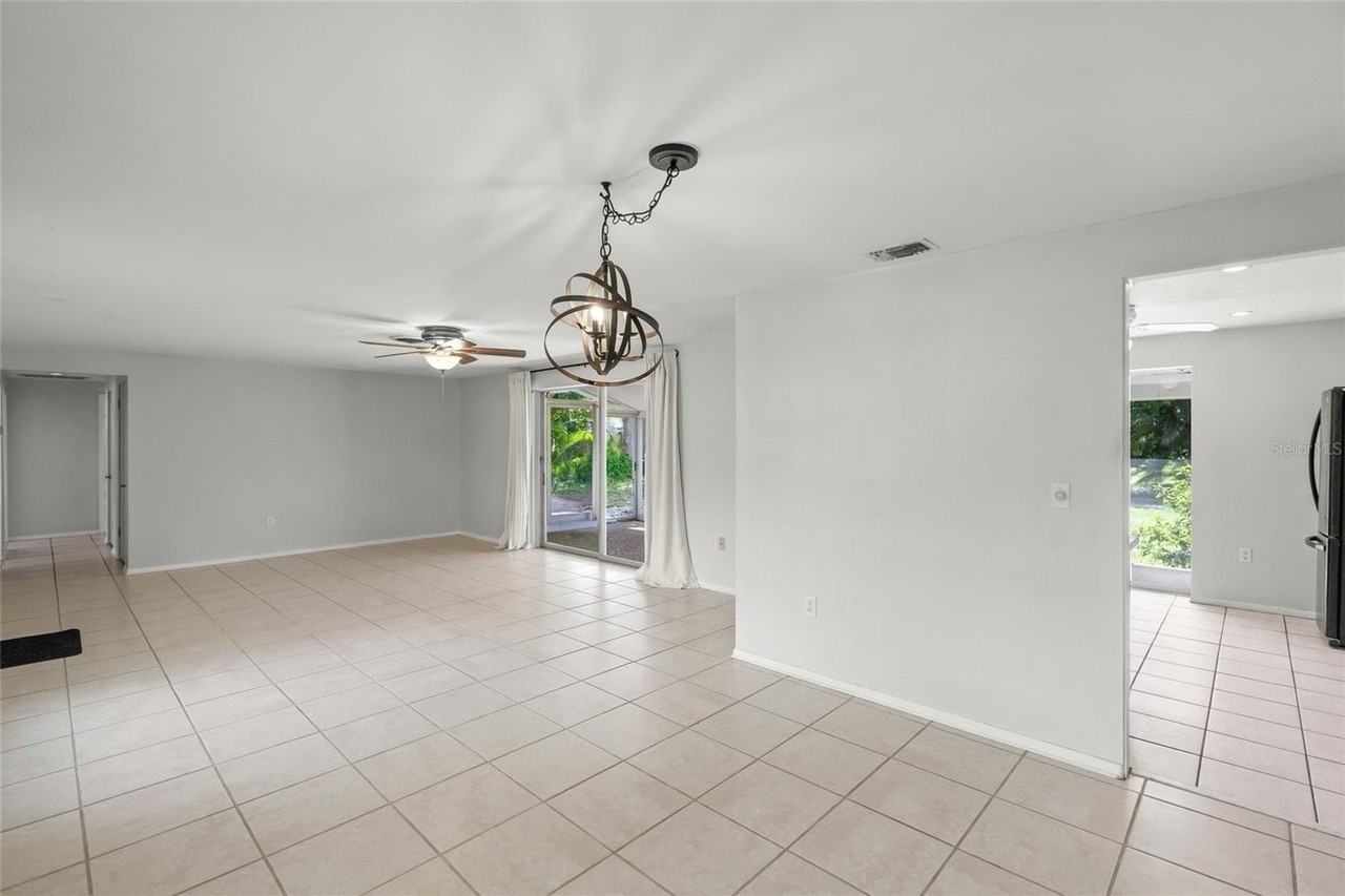 3185 Regatta Cir - Photo 4 of 31