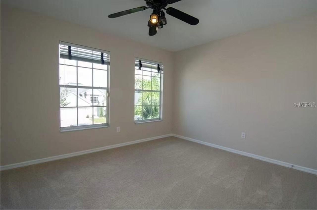 944 W Charing Cross Cir - Photo 3 of 4