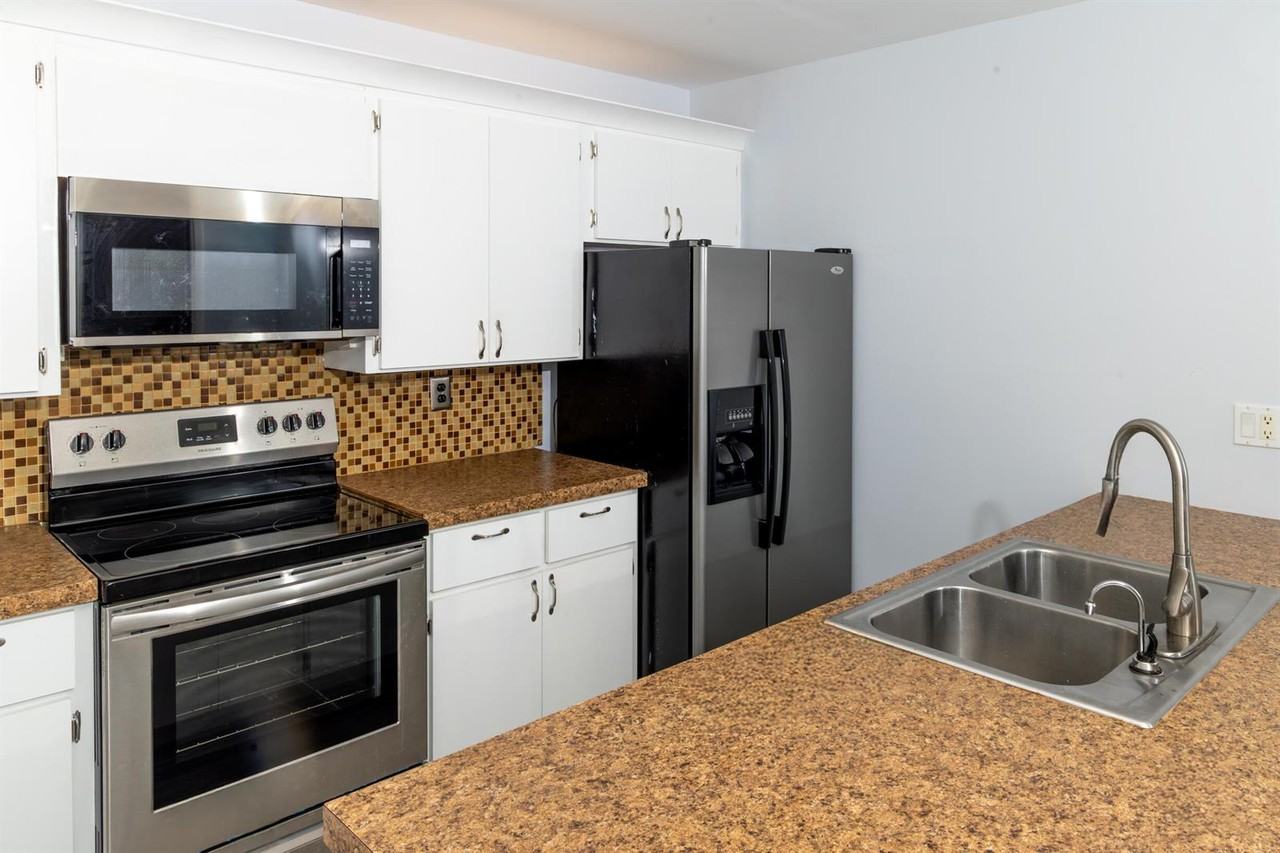 7406 74th Way - Photo 2 of 8