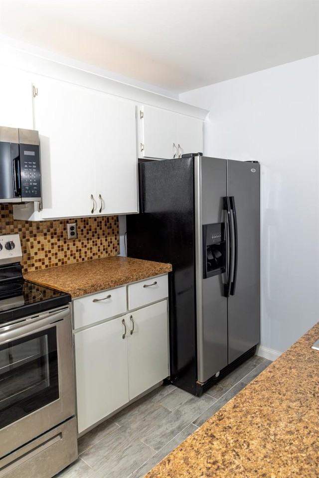 7406 74th Way - Photo 3 of 8