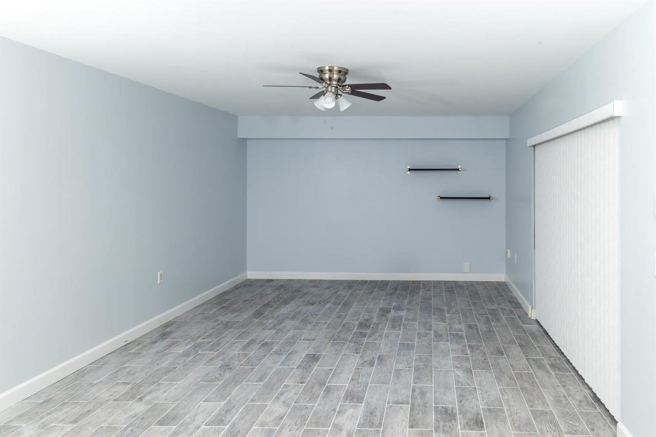 7406 74th Way - Photo 4 of 8
