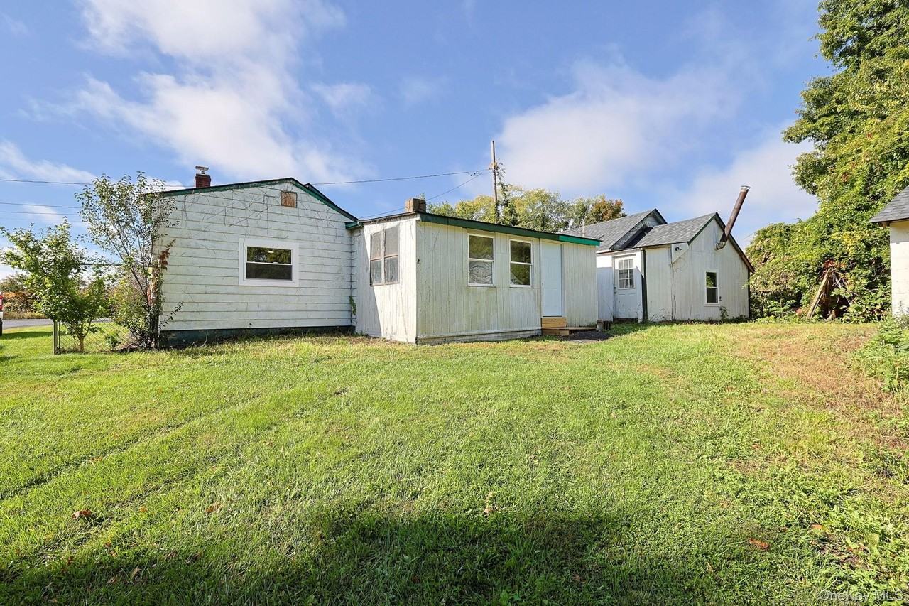 14 Tighe Ave - Photo 4 of 19