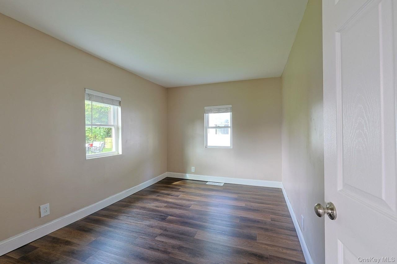 14 Tighe Ave - Photo 5 of 19