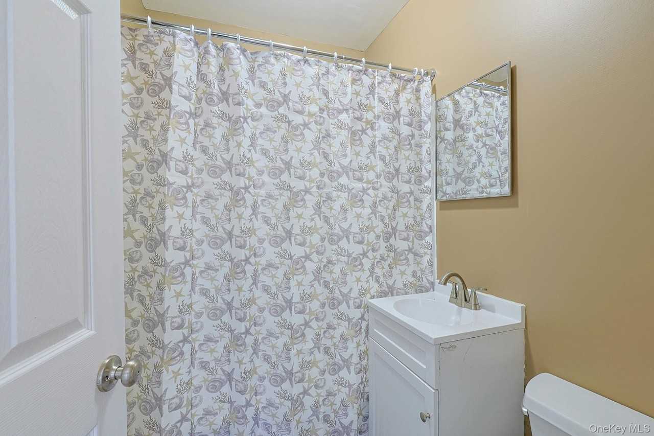 14 Tighe Ave - Photo 7 of 19