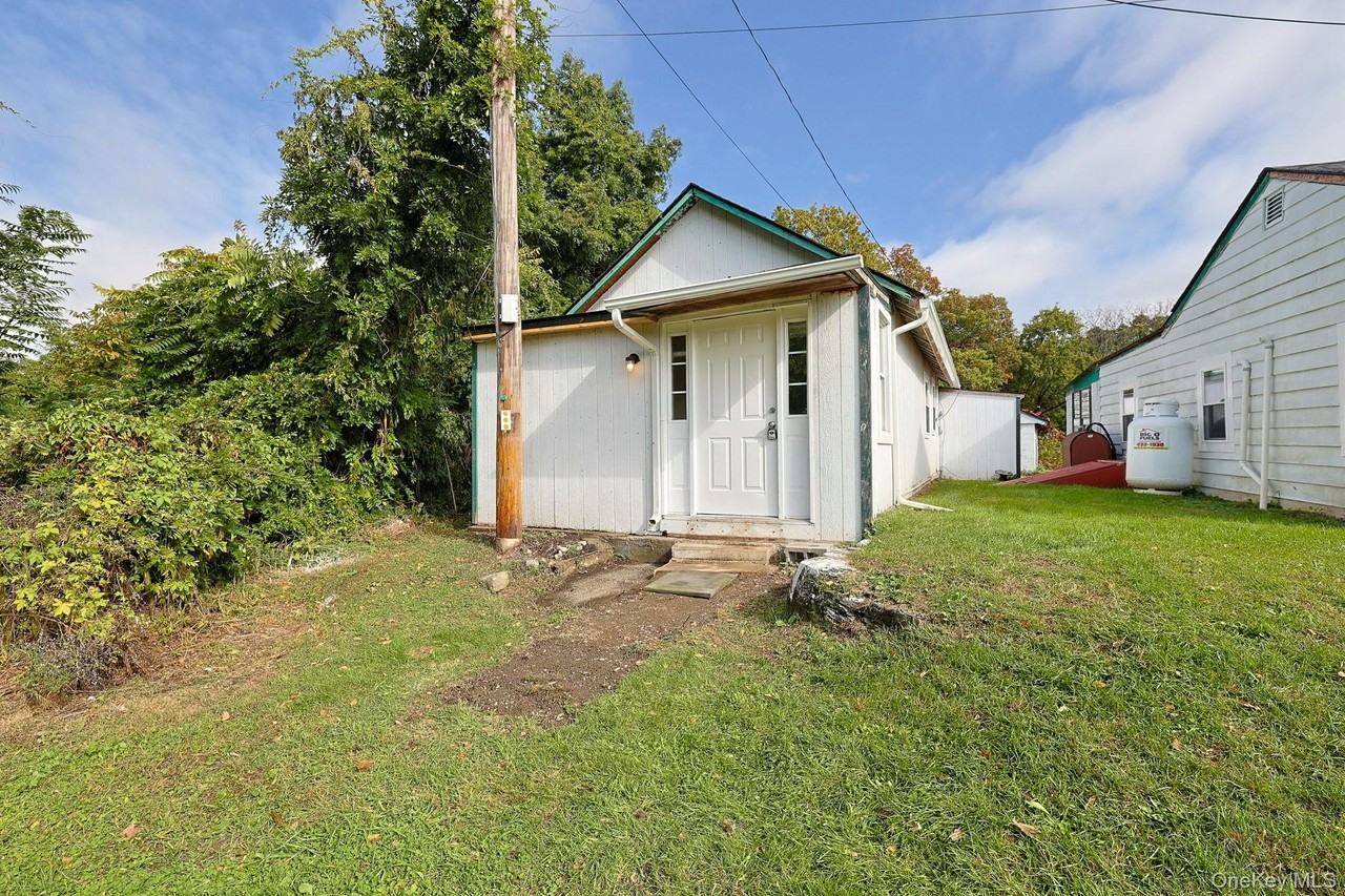 16 Tighe Ave