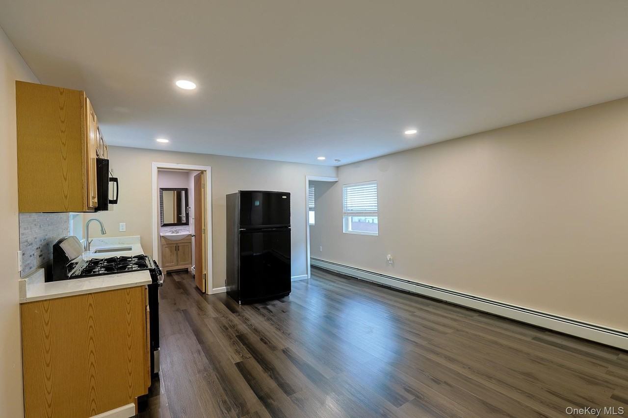 16 Tighe Ave - Photo 7 of 14
