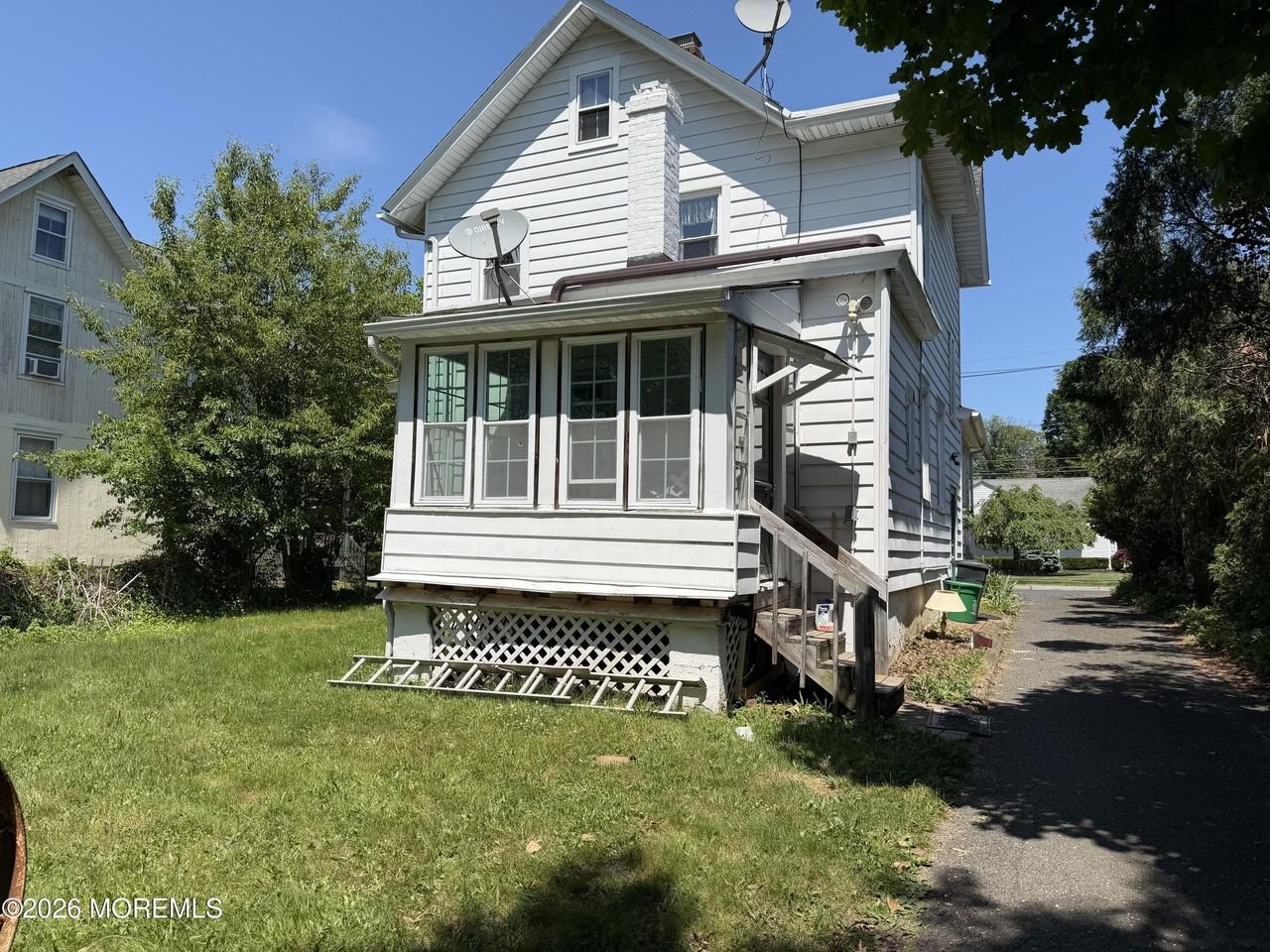 228 Spring St - Photo 4 of 23