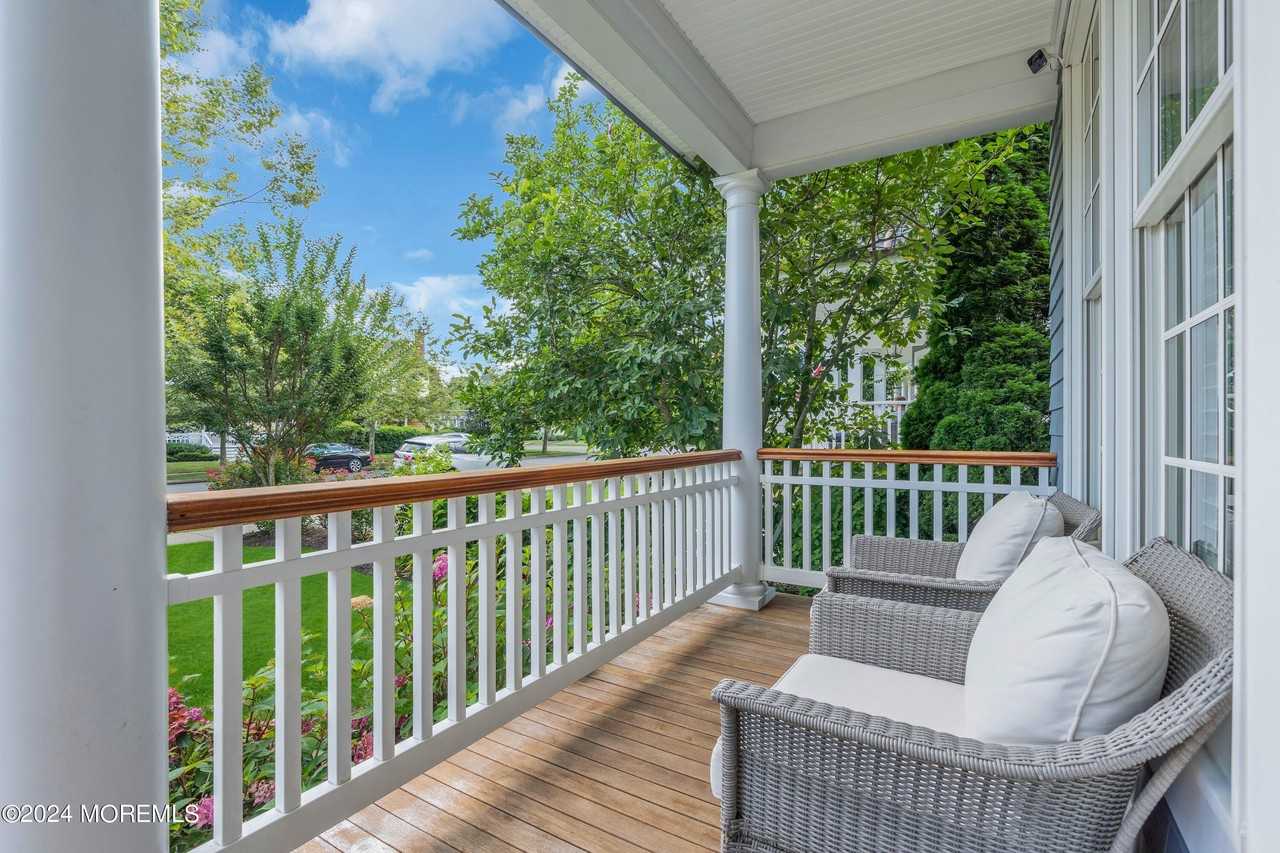 314 Jersey Ave - Photo 3 of 33