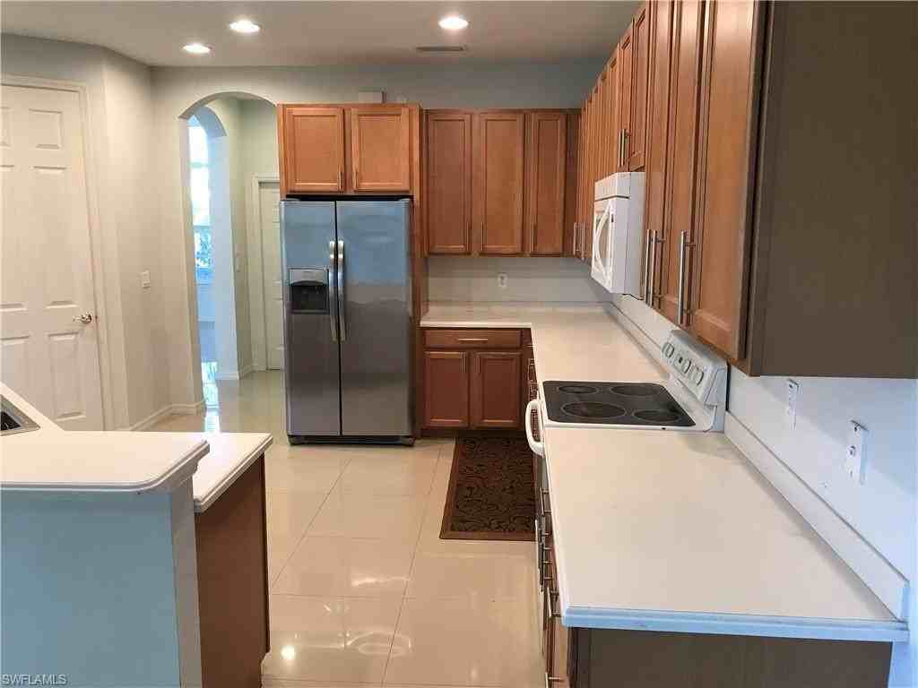 10680 Sir Michaels Place Dr - Photo 7 of 41