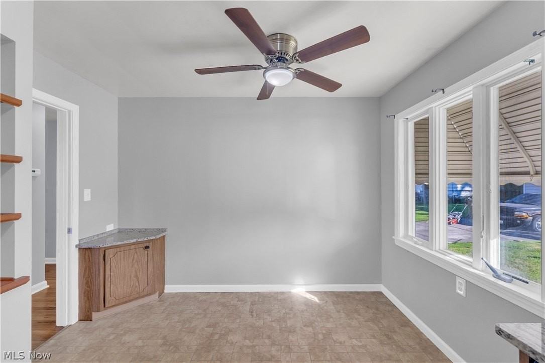 5603 Laverne Ave - Photo 5 of 25
