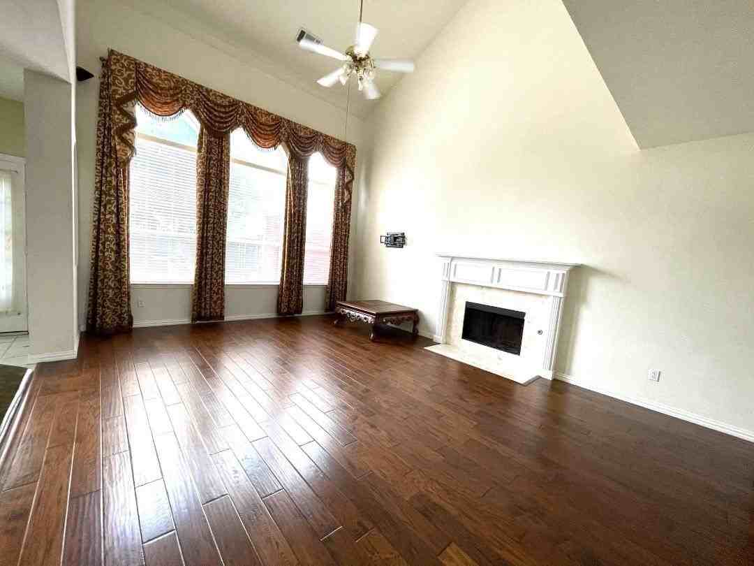 4518 Oak Shores Dr - Photo 5 of 18