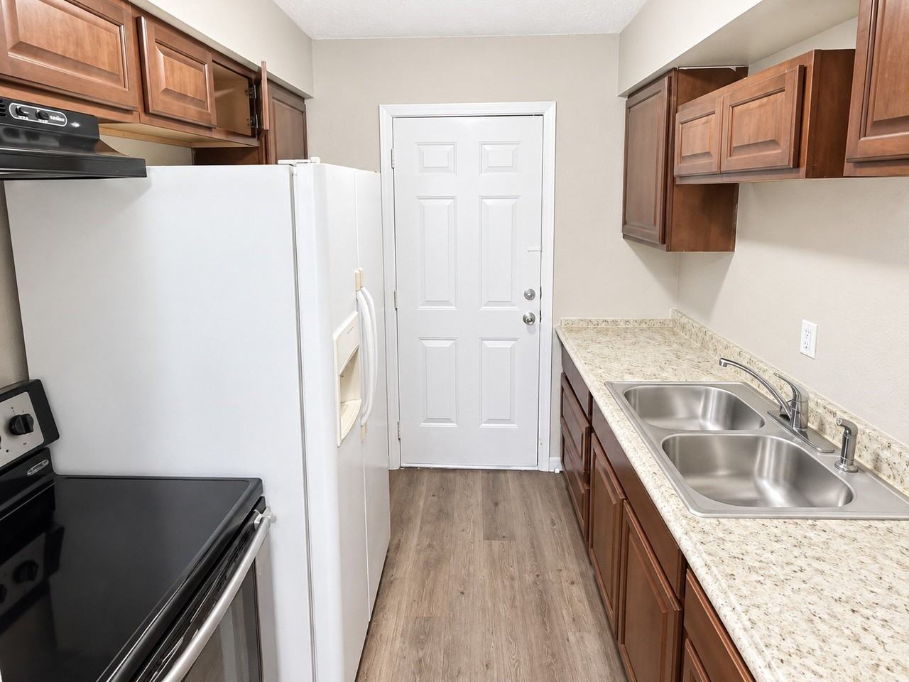 712 Redbird Dr - Photo 5 of 11