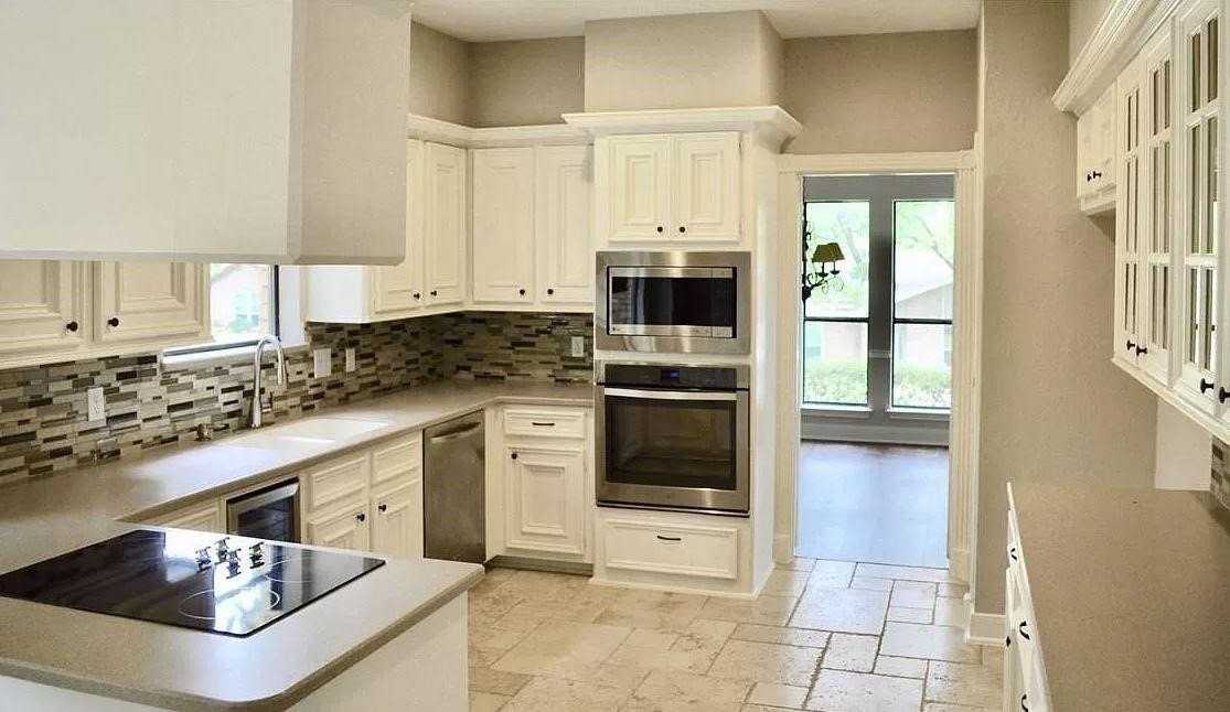 202 Pebble Beach Dr - Photo 2 of 9