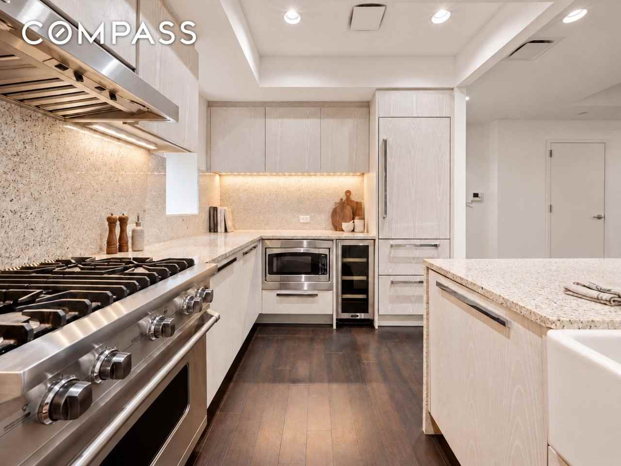 37 Warren St #3C - Photo 4 of 13