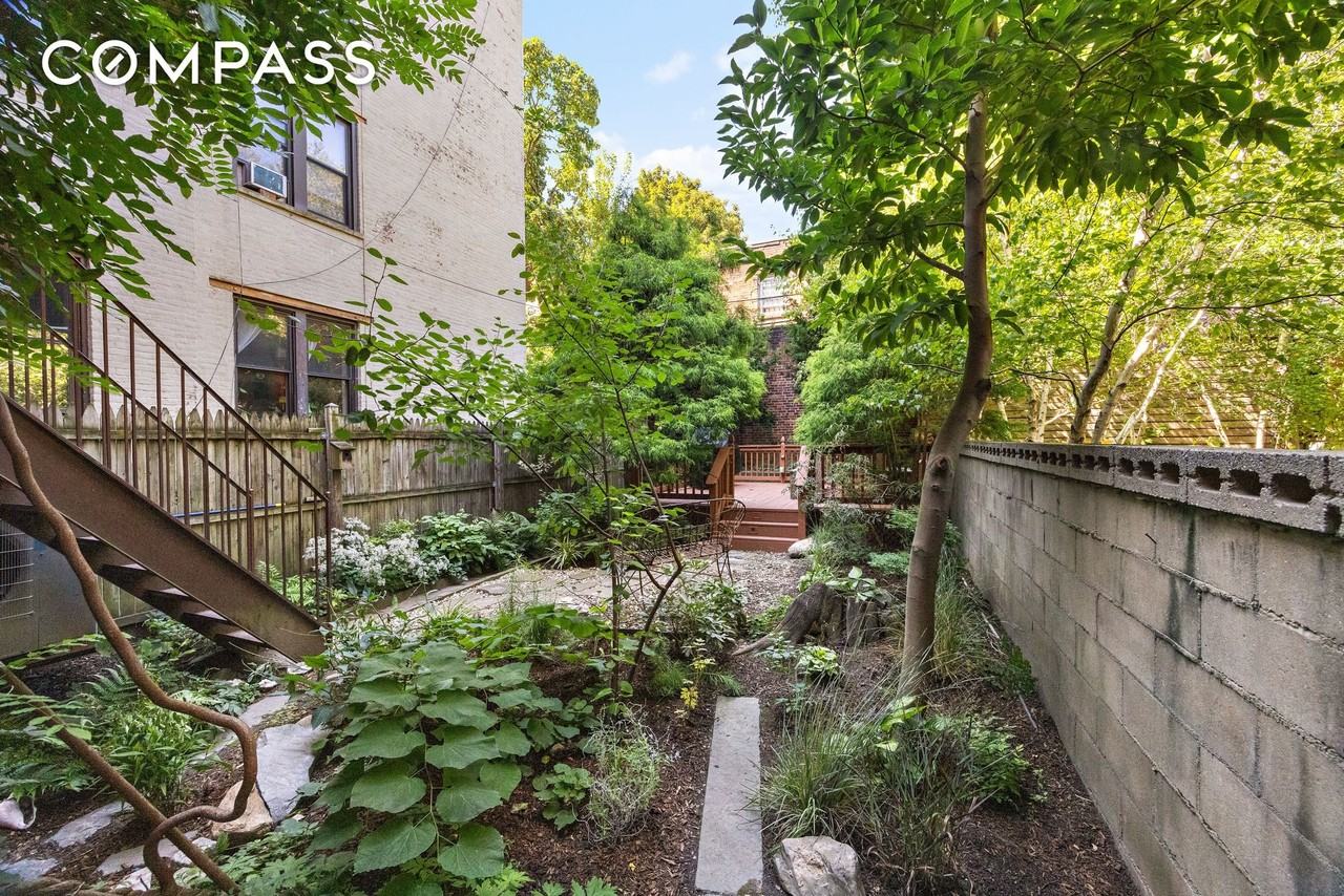 146 Saint James Pl #GDN - Photo 6 of 8