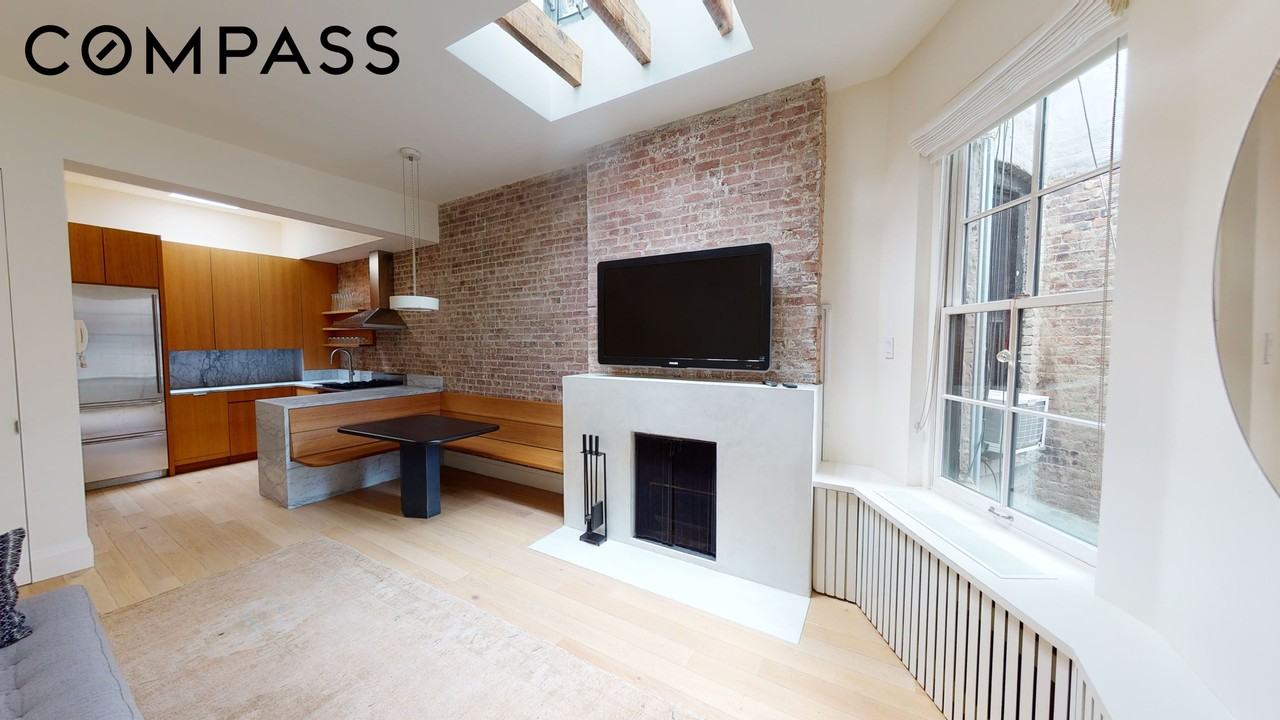 281 W 11th St #5A - Photo 2 of 17