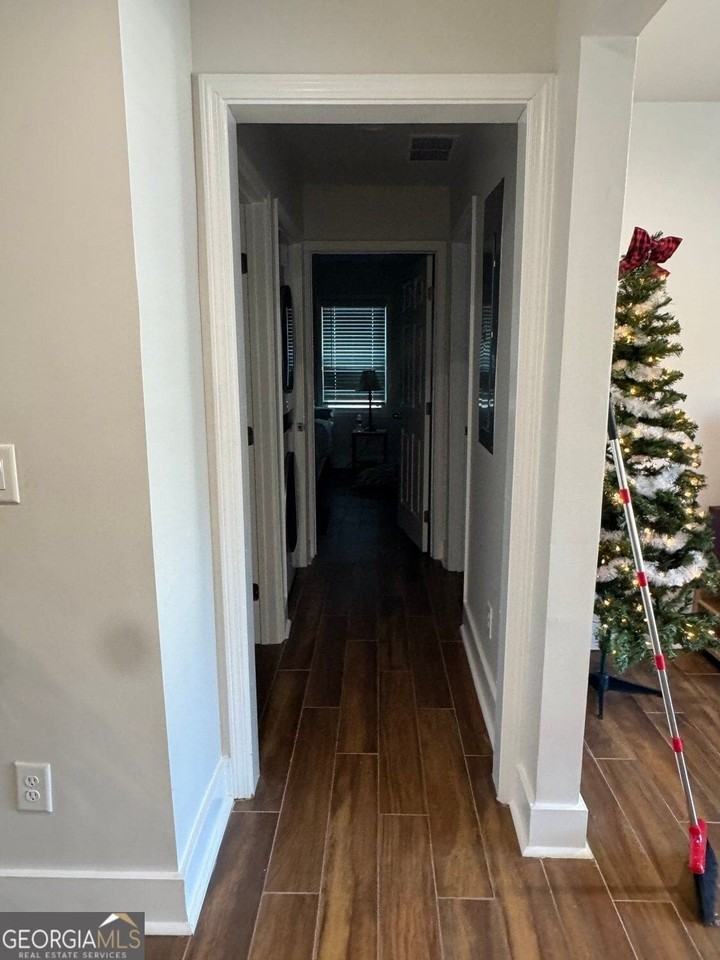 1258 Campbellton Rd Sw - Photo 4 of 9