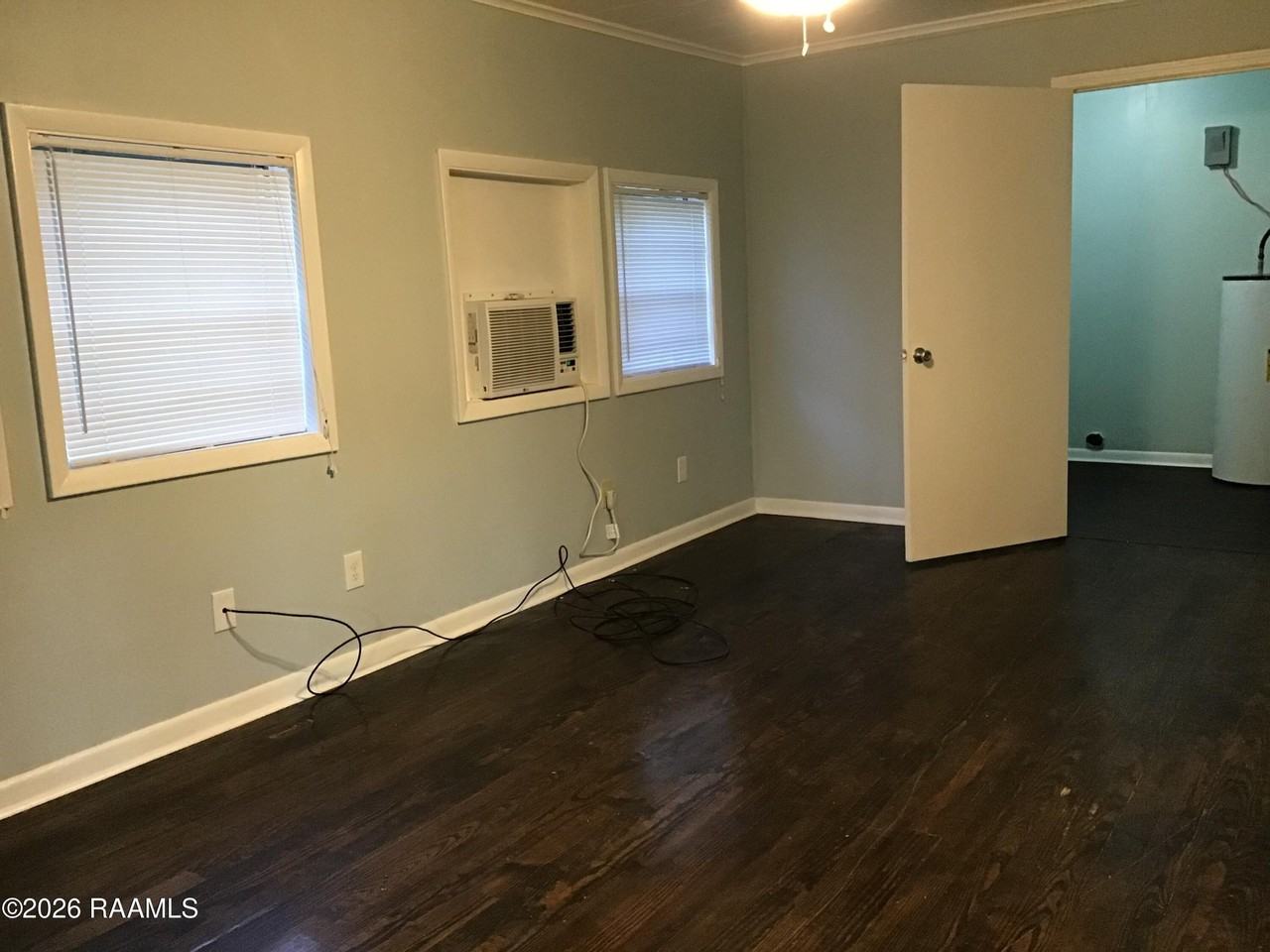 202 E Pine St - Photo 2 of 18