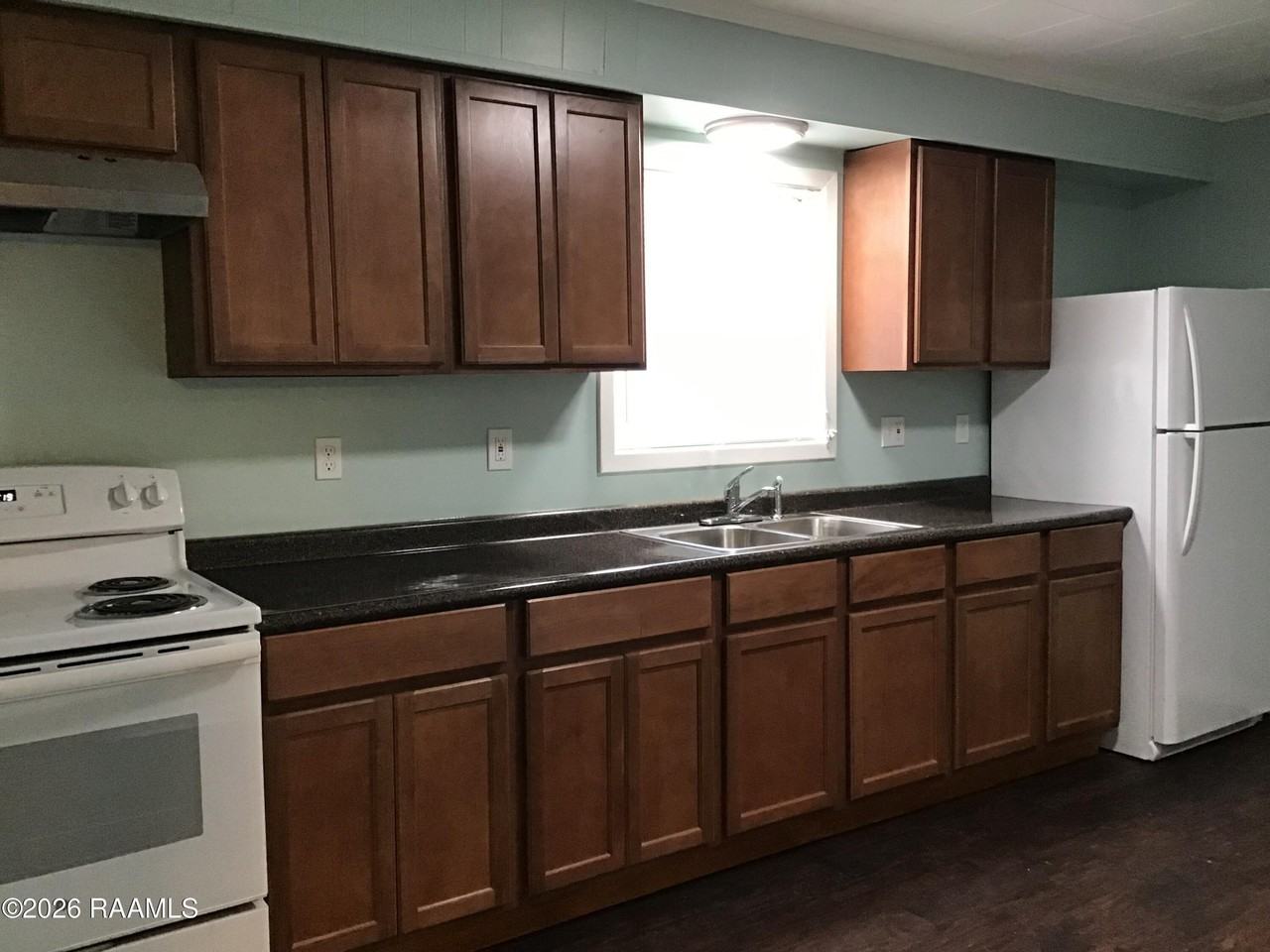 202 E Pine St - Photo 6 of 18