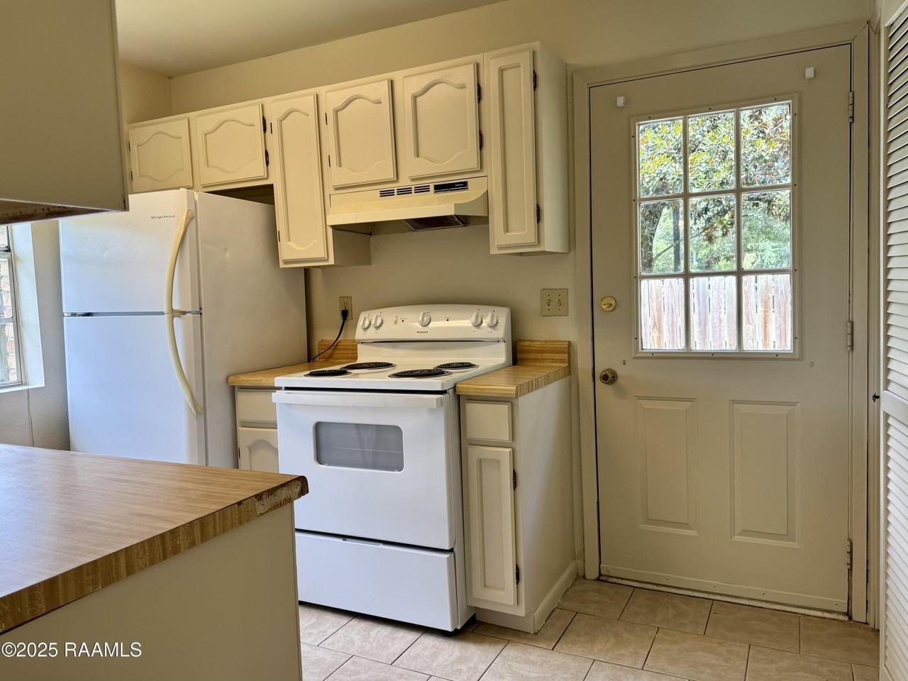 200 Wilkie St - Photo 4 of 13