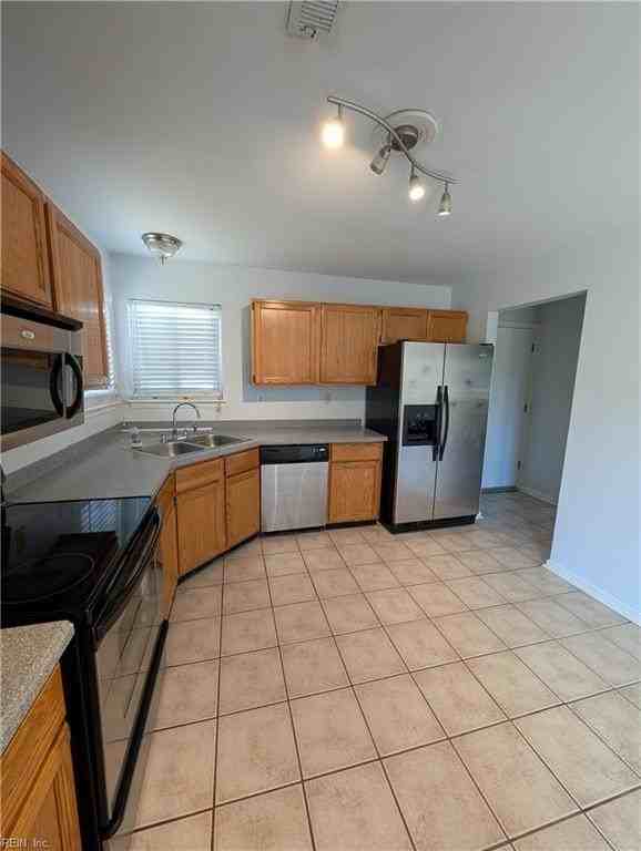 1103 Mill Pond Ct - Photo 6 of 16