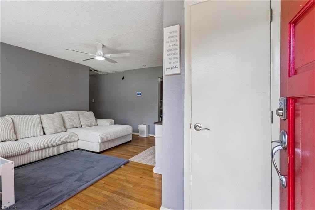 1025 Shore Rd - Photo 2 of 38