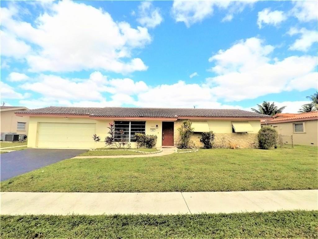 7221 Nw 10th Pl - Photo 2 of 25
