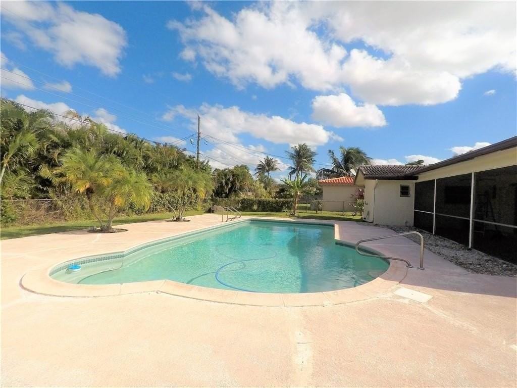7221 Nw 10th Pl - Photo 5 of 25